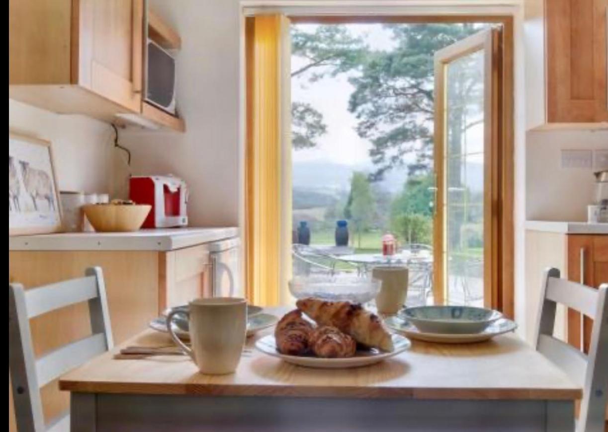 Mountain View Cottage, Hot Tub , Stunning Views Llanhamlach Exterior foto